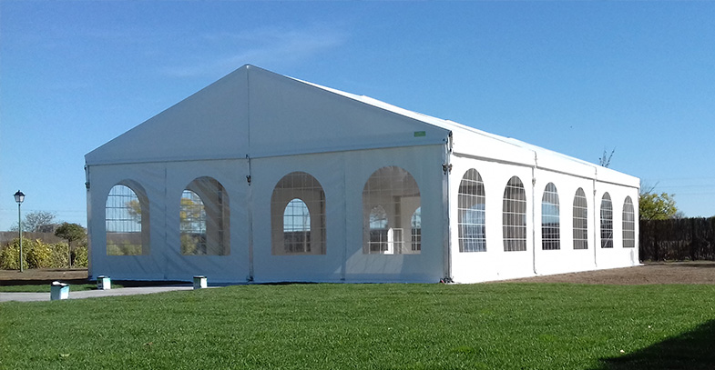 Instalación de carpas en Zaragoza