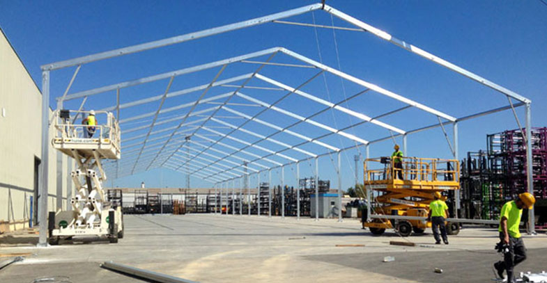 Instalación de carpas en Zaragoza